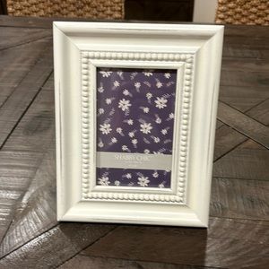 Brand new without box shabby chic 4 x 6 picture frame